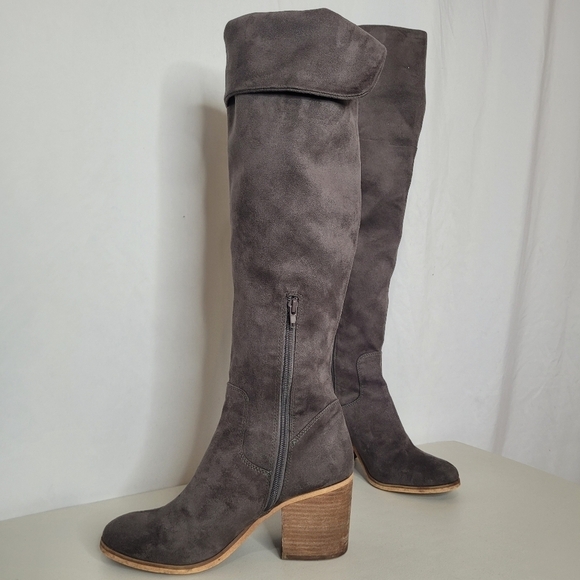 Melrose and Market Gray Faux Suede Over-The-Knee Stacked Heel Boots - Size 9.5 - Picture 3 of 16